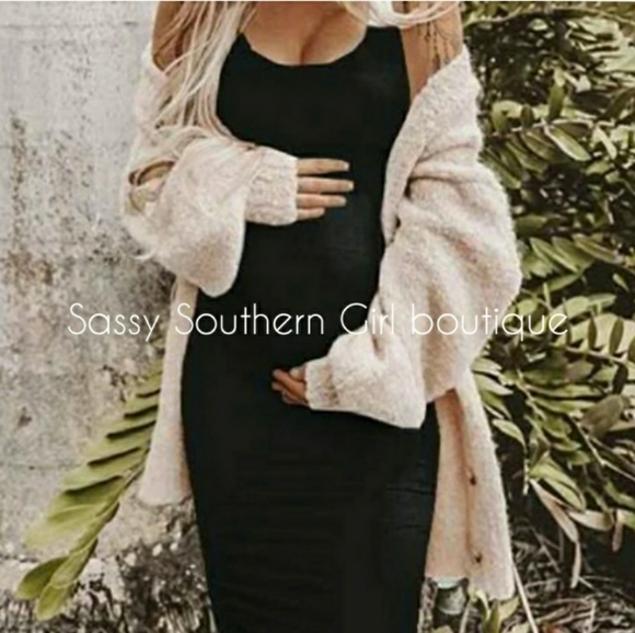 ⭐🆕 Black maternity bodycon midi dress - Picture 2 of 9